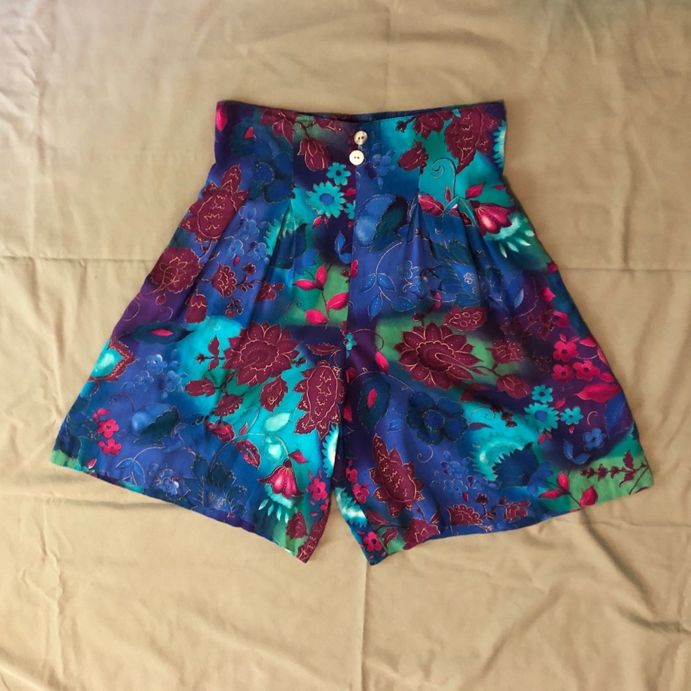 VINTAGE Petite Sophisticate HighWaist Bright Floral Shorts